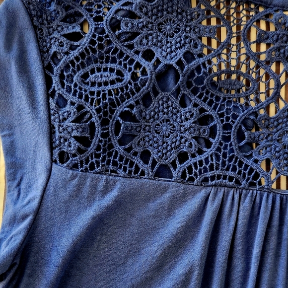 Daniel Rainn top, Medium, crochet details, EUC - Picture 4 of 8